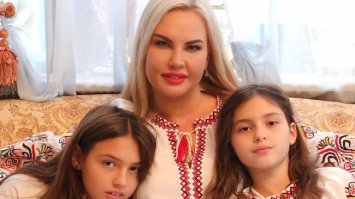 Камалія забирає доньок з Британії: тепер дівчатка навчатимуться  в Україні