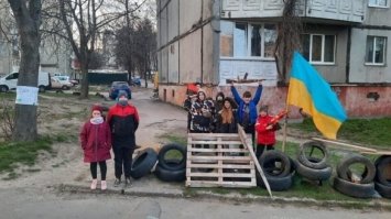 Кодове слово – «паляниця»: в Рівному діти встановили свій «блокпост»