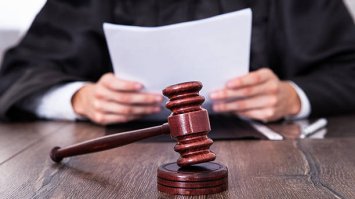 Лікар хабарник відбувся штрафом