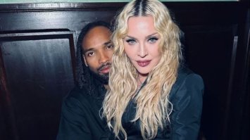 Мадонна заручилася з молодшим на 37 років коханим-футболістом 