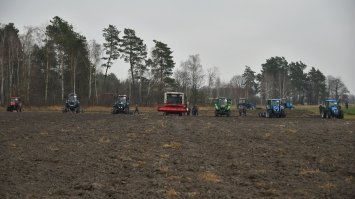 Майбутніх трактористів Рівненщини навчатимуть на новій сільськогосподарській техніці
