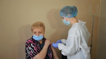Майже 10 тисяч жителів Рівненщини отримали бустерну дозу від COVID-19