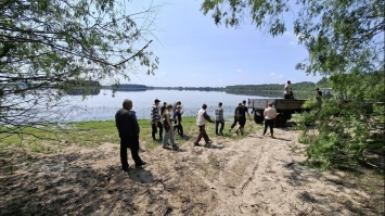 Майже дві тонни сміття зібрали з берегів озера Нобель 