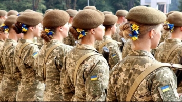 Мобілізація: як призиватимуть жінок до війська