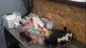 Молодику, який продавав електронні цигарки без ліцензії, загрожує штраф
