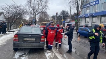 На Карнаухова у Рівному зіткнулися три автомобілі (ФОТО)