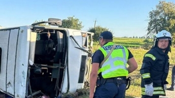  На Хмельниччині перекинувся автобус з дітьми, є загиблі