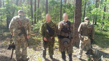 На кордоні утікачів виявили собаки