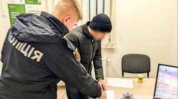 На Острожчині чоловік через ревнощі зарізав товариша