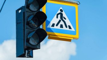 На перехресті у Рівному сьогодні замінять світлофори