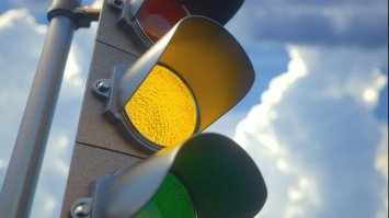 На перехресті у Рівному замінять світлофори