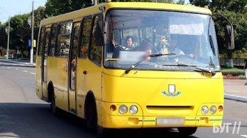 На Рівненщині автобус не виїхав на маршрут: що робити людям та яка причина?