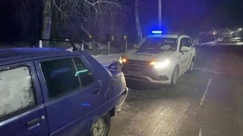 На Рівненщині чоловік хотів заплатити поліцейським за правопорушення