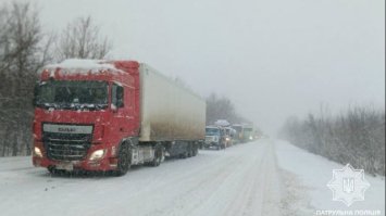 На Рівненщині обмежили рух для вантажівок