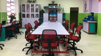 На  Рівненщині півсотні шкіл отримали сучасне обладнання в профільні кабінети