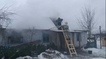 На Рівненщині спалахнула пожежа у приватному будинку