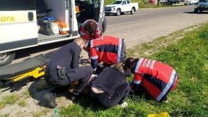 На Рівненщині у маршрутці чоловіку стало зле, його врятували медики