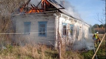 На Сарненщині під час ліквідації пожежі виявили мертве тіло чоловіка (ФОТО)