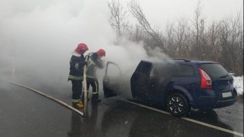 На трасі Київ-Чоп під час руху загорівся автомобіль. 