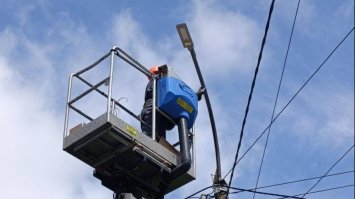 Наслідки негоди у Рівному: бригади КП «Міськсвітло» працюють над ліквідацією пошкоджень 