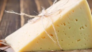 Не псуйте смак - як правильно зберігати сир