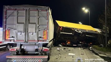 Неуважність водія: перекинуті та потрощені авто 