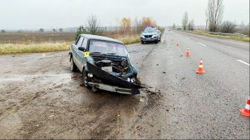 Невдалий обгін: водій та його донька опинились у лікарні