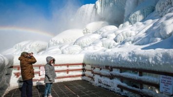 Ніагарський водоспад вкрився льодом