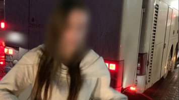 Пасажирку автобуса вночі забули на АЗС, що неподалік Рівного