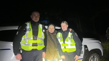 Пенсіонерка не могла знайти дорогу з лісу – викликала поліцейських