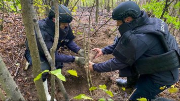 Пішов у ліс по гриби, а знайшов боєприпаси 