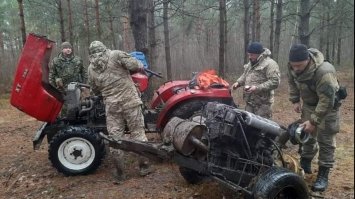 Понад 100 кілограмів бурштину-сирцю,мотопомпи, зброю та транспорт вилучили на Рівненщині