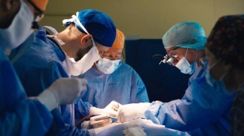 Понівечене осколками міни обличчя захисника з Рівненщини відновили львівські хірурги спільно із колегами з США