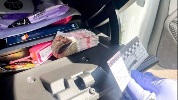 П’яний водій намагався підкупити поліцейських
