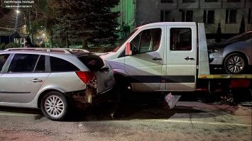 П’яний водій протаранив шість автомобілів і втік 