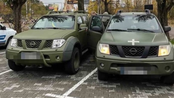 П’ять позашляховиків ввіз як гуманітарну допомогу, але ЗСУ не передав  