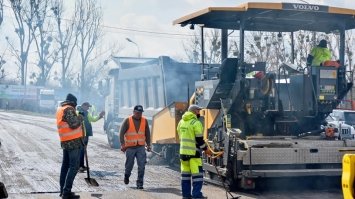 Ремонт перехрестя у Рівному: «Нарешті! Подивимось чи якісно»