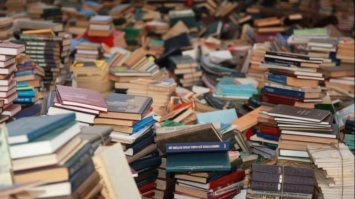 Рівненська бібліотека  здала на макулатуру п’ять тонн російських книжок 