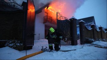 Родина після ворожої атаки втратила будинок, господар – у реанімації