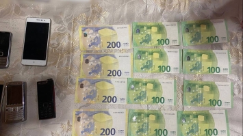 Шахраї наповнили Західну Україну підробленою валютою 