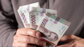 Шахраї залякали пенсіонерку і виманили у неї понад 600 тисяч гривень