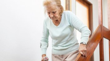 Щоб зміцнити кістки, ходіть сходами