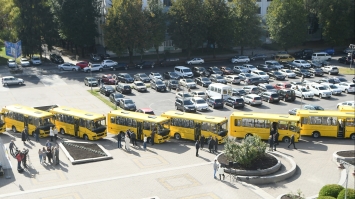 Шкільні автобуси поїхали до громад Рівненщини 