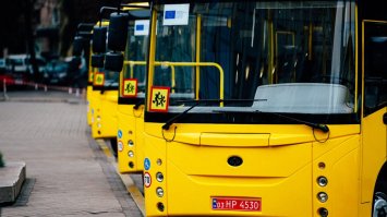 Шкільний автопарк на Рівненщині поповнили ще 10 автобусів