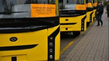 Школам Рівненщини закуплять 28 автобусів