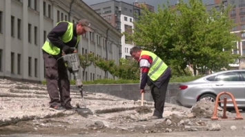  Сходи біля драмтеатру у Рівному все ж відремонтують