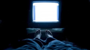 Сон при увімкненому телевізорі призводить до тяжких захворювань 