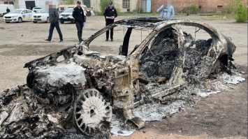 Спалили дорогий автомобіль:поліція встановлює причетних осіб