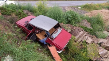 Спершу в’їхав у стовп, а потім у кювет