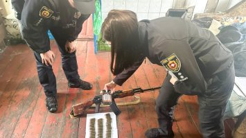Спецоперація із роззброєння: що знайшли під час обшуків у жителів Рівненщини 